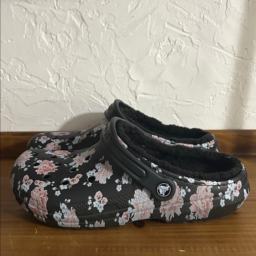 CROCS Women’s Floral Slippers - Black and Pink - Picture 3 of 6